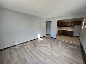 215 Baltimore St in Waterloo, IA - Building Photo - Building Photo