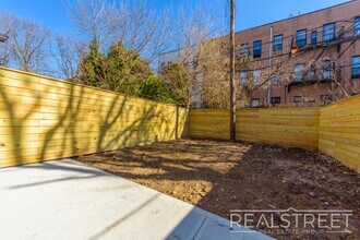 426 Chauncey St in Brooklyn, NY - Building Photo - Building Photo