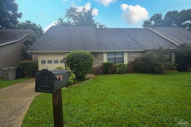 7061 Heather Oaks Dr in Pensacola, FL - Building Photo - Building Photo