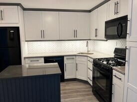 2 New York Ave, Unit 2 in Middletown, NY - Building Photo