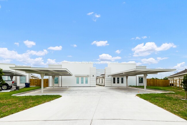 3803 Las Vistas Ln in Weslaco, TX - Foto de edificio - Building Photo