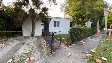 3242 SW 1st Ave in Miami, FL - Building Photo - Building Photo