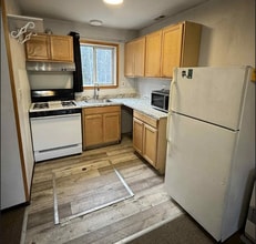 2092 Blackstone Rd in North Pole, AK - Building Photo - Building Photo