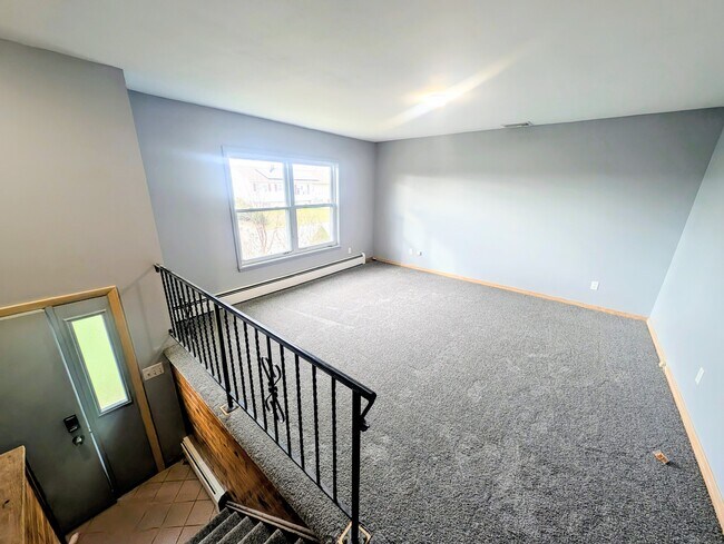 30 Cardinal Ln in Naugatuck, CT - Building Photo - Building Photo