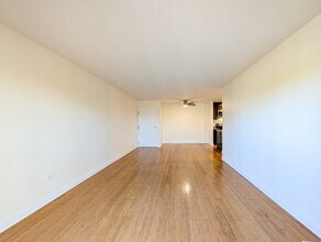 1091 Rodenburg Rd in Roselle, IL - Building Photo - Building Photo