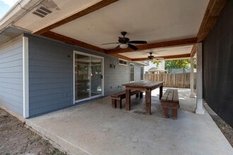 105 Grant Way in Kyle, TX - Building Photo - Building Photo