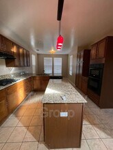 3237 Winslow St in Visalia, CA - Building Photo - Building Photo