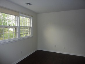 62 Heritage Hill Rd, Unit C in New Canaan, CT - Building Photo - Building Photo