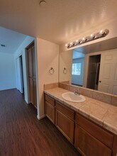 2221 W Lark Ave in Visalia, CA - Building Photo - Building Photo