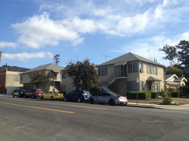 5056 Townsend Ave in Los Angeles, CA - Foto de edificio - Building Photo