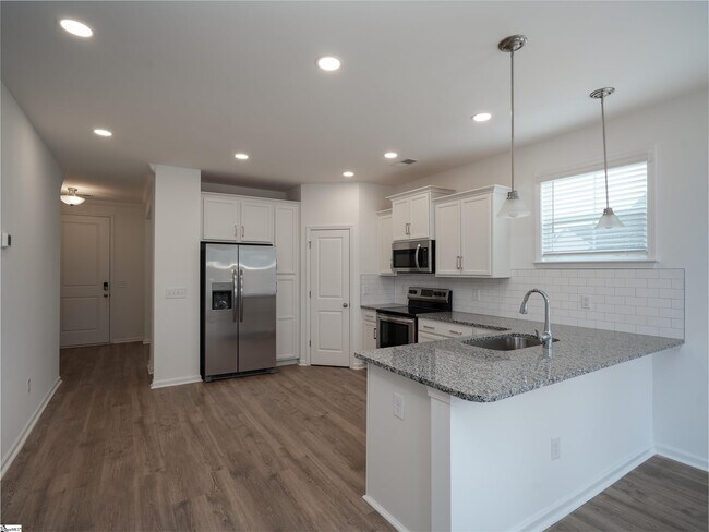 318 Bryland Wy in Fountain Inn, SC - Building Photo - Building Photo