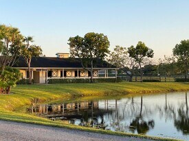 5110 S Shore Blvd in Wellington, FL - Building Photo