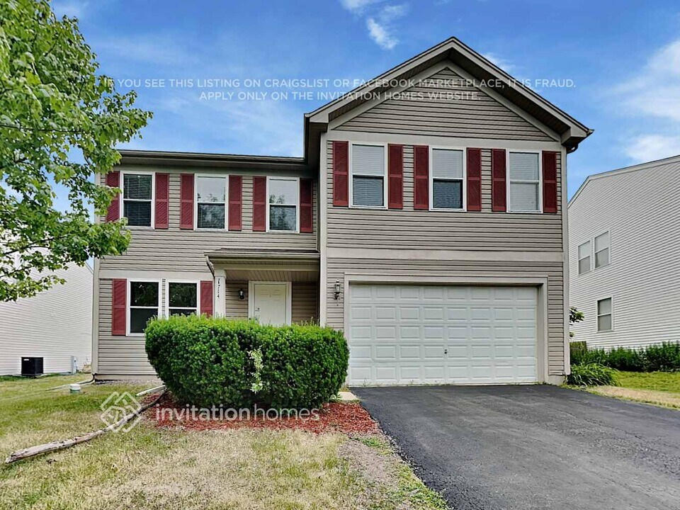 1714 Stonegate Dr in Montgomery, IL - Building Photo