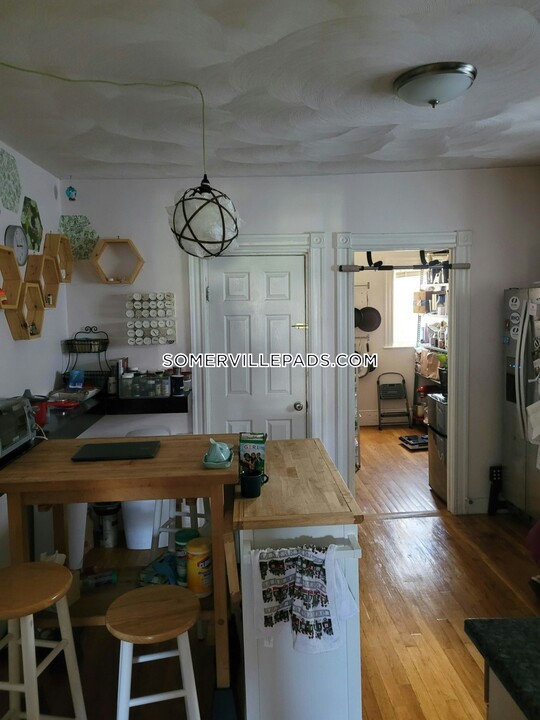 35 Cameron Ave in Somerville, MA - Building Photo