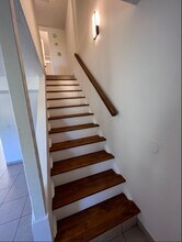 1155 Delphinium St, Unit B in Red Bluff, CA - Foto de edificio - Building Photo