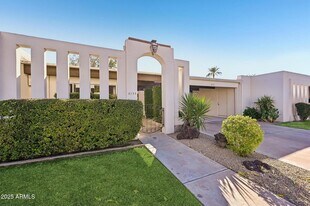 8733 E Vía De Viva in Scottsdale, AZ - Building Photo