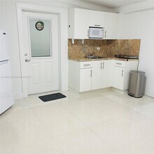 1310 N 70th Way, Unit 1310 in Hollywood, FL - Building Photo - Building Photo