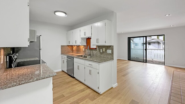 92 Schooner Ct in Richmond, CA - Building Photo - Building Photo