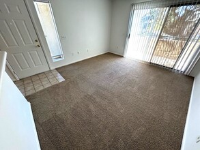 5710 Tropicana Ave in Las Vegas, NV - Building Photo - Building Photo