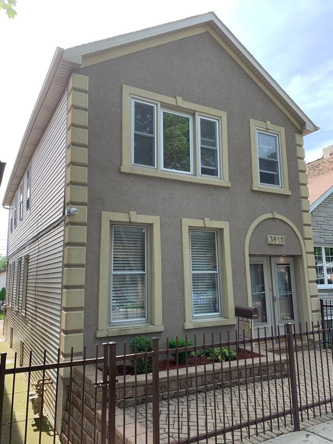 property at 3618 S Emerald Ave