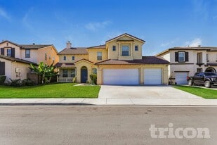 7453 4 Winds Ct in Corona, CA - Building Photo