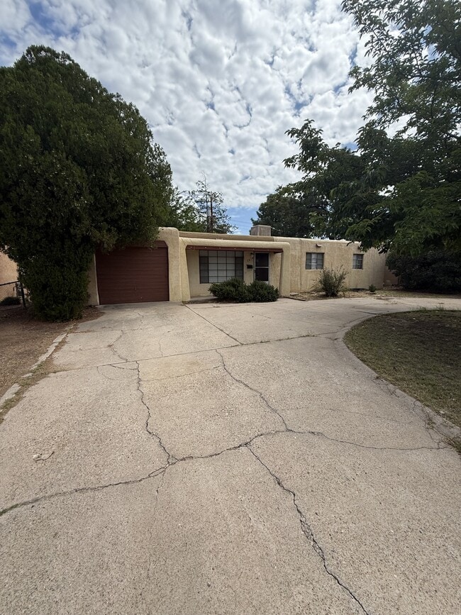 property at 1612 Hendola Dr NE