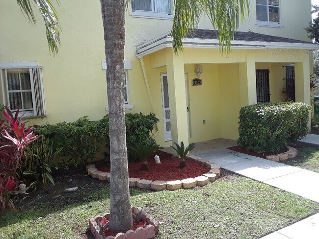 19624 SW 103rd Ct in Cutler Bay, FL - Building Photo - Building Photo