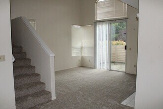 417 Seagull Ct in Hercules, CA - Building Photo - Building Photo