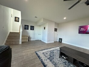 127 Juanita Cir in Del Valle, TX - Building Photo - Building Photo