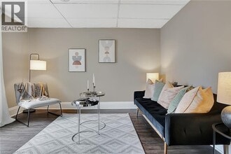 211 Dolph St N in Cambridge, ON - Building Photo - Building Photo