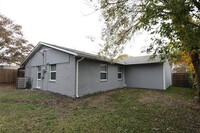 4435 Greenland Dr in Mesquite, TX - Foto de edificio - Building Photo