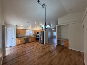 1844 Atlantic Ave in Kingman, AZ - Building Photo - Building Photo