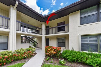 390 SW South River Dr in Stuart, FL - Foto de edificio - Building Photo