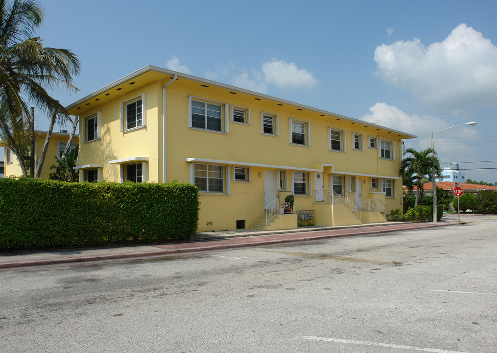 7735-7745 Carlyle Ave in Miami Beach, FL - Building Photo