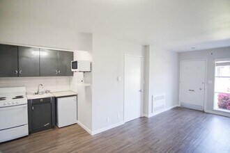 3717 S Corbett Ave in Portland, OR - Building Photo - Building Photo