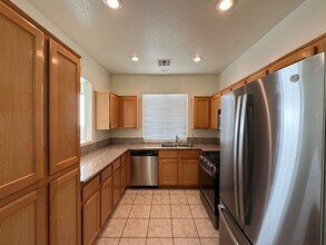 1109 Milpas Ln in Las Vegas, NV - Building Photo - Building Photo