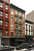 111 Thompson St in New York, NY - Building Photo