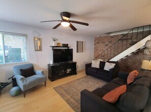 263 Sharp Cir in Roseville, CA - Building Photo - Building Photo