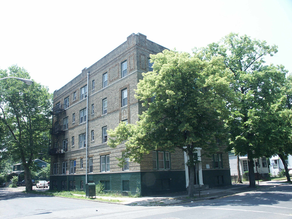 23 Harvard St in East Orange, NJ - Building Photo