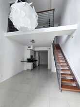 60 SW 13th St, Unit 2604 in Miami, FL - Foto de edificio - Building Photo