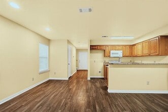 1716 S Waco St in Van Alstyne, TX - Building Photo - Building Photo