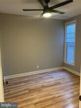 400-18 W Walnut Ln in Philadelphia, PA - Building Photo - Building Photo