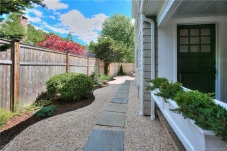 1 Otter Trail in Westport, CT - Building Photo - Building Photo