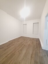 366 Forrest St, Unit 3 in Jersey City, NJ - Building Photo - Building Photo