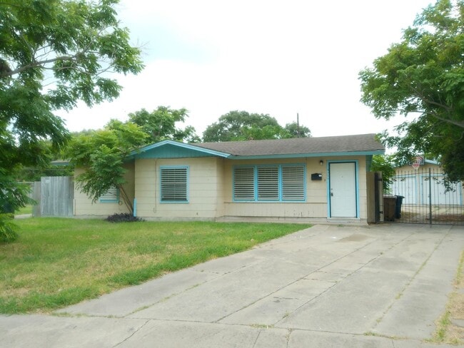 property at 4225 Warwick Dr