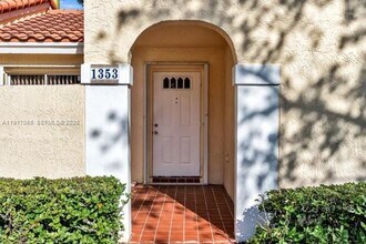 1353 Springside Dr in Weston, FL - Building Photo - Building Photo