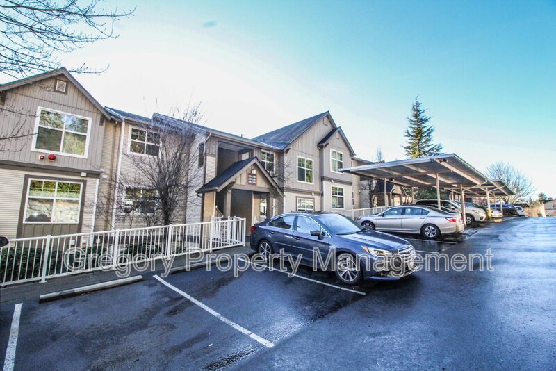 23420 SE Black Nugget Rd in Issaquah, WA - Building Photo