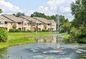 Cypress Grand in Tampa, FL - Building Photo