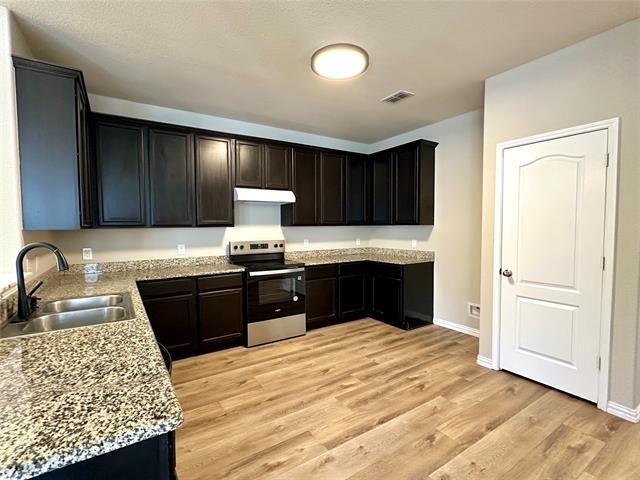 725 Hartsfield St in Aubrey, TX - Building Photo - Building Photo