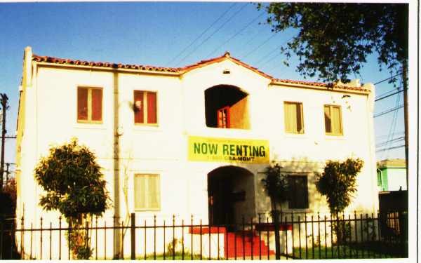 113 California Ave in Montebello, CA - Foto de edificio